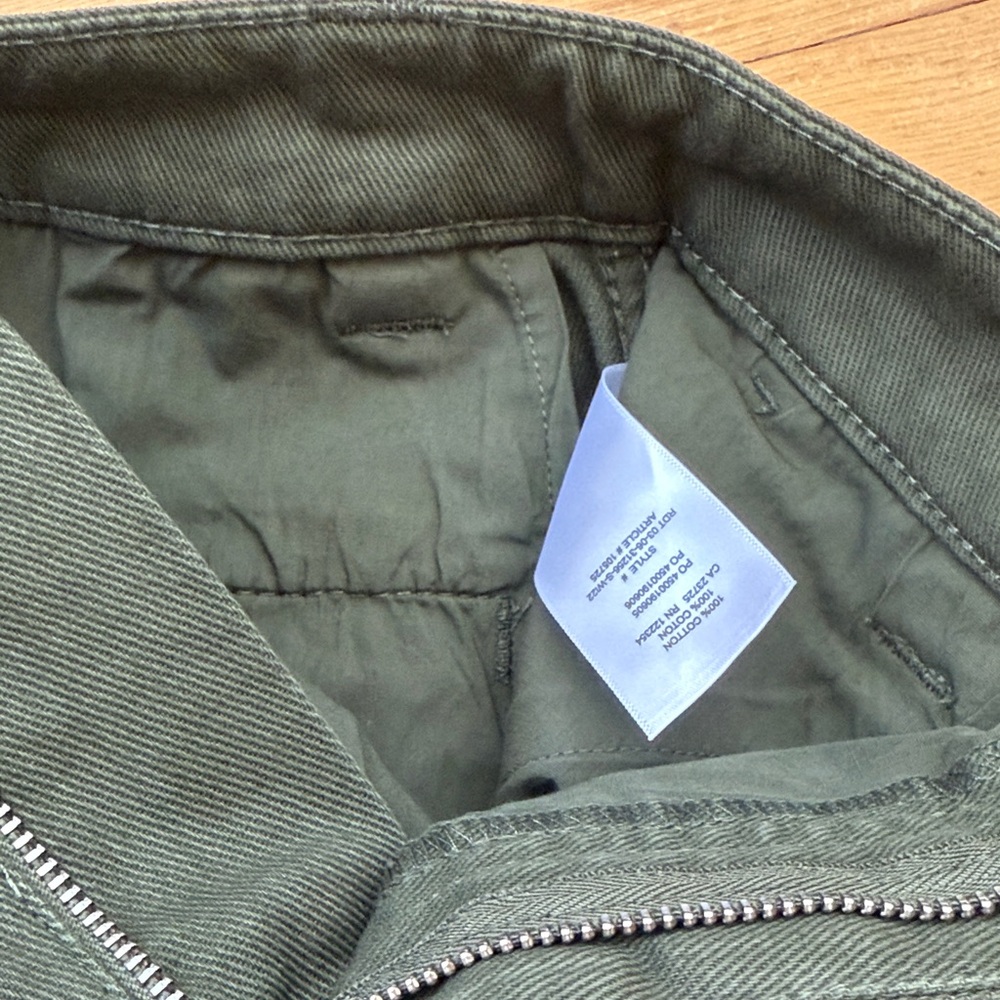 Aritzia Green Cargo Pants - Picture 9 of 9